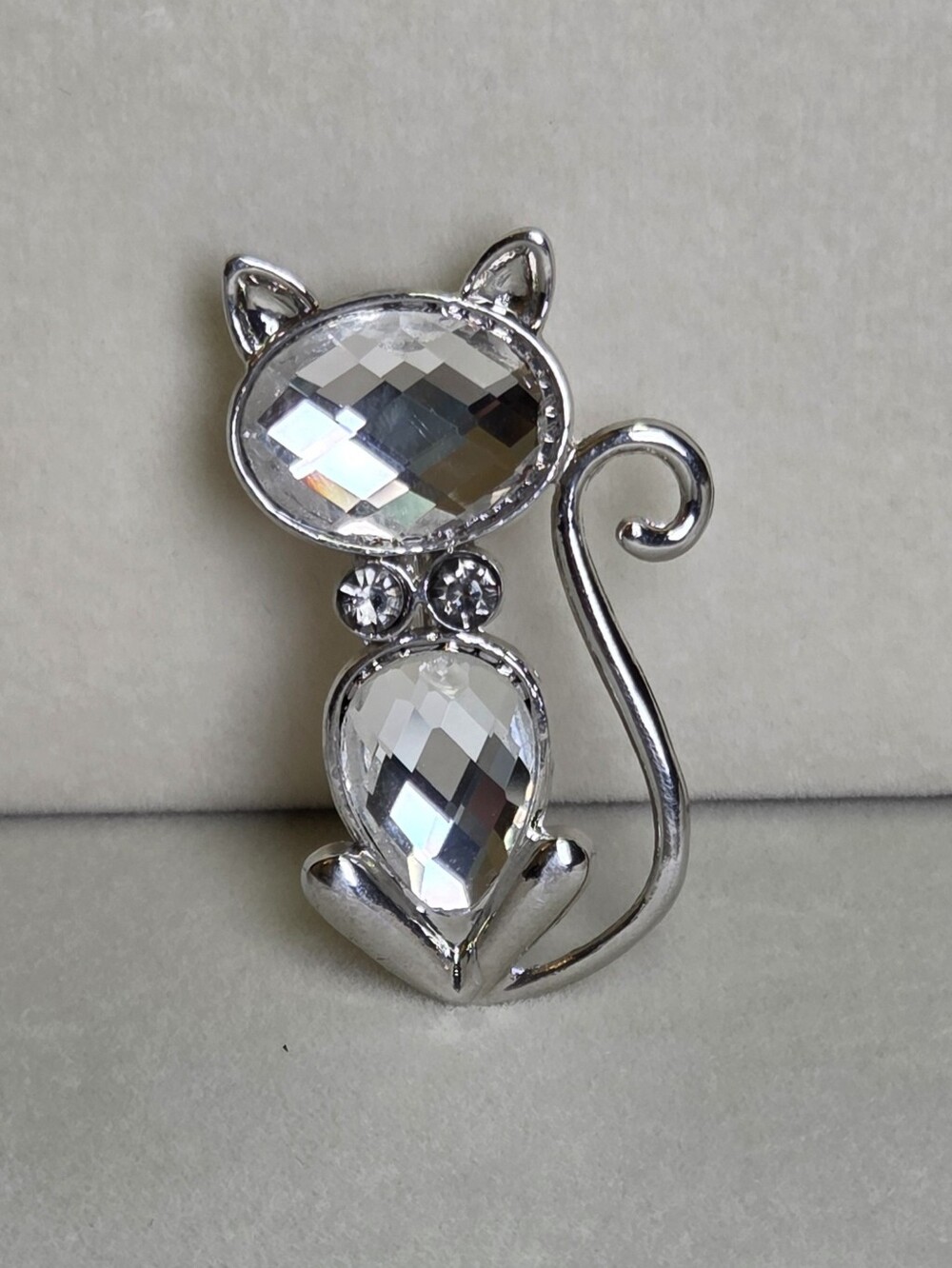 Silver Cat Rhinestone Brooch Pin